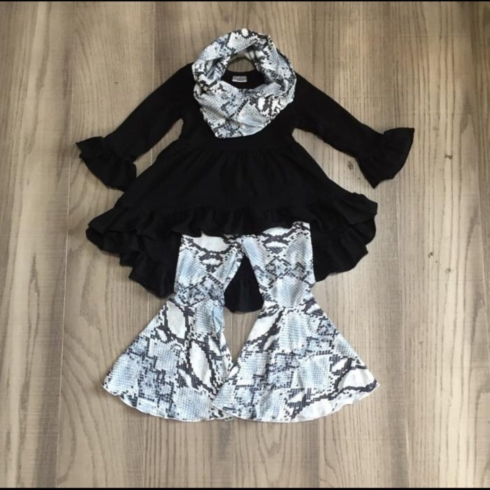 Snakeskin Skirted Tunic 3-Piece Bell Bottom Set